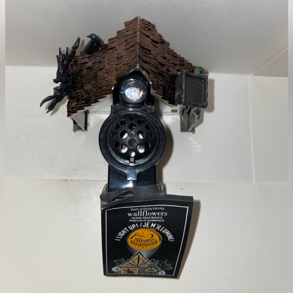Bath & Body Works Haunted House Halloween Wallflower Plug Discontinued New - Picture 8 of 11